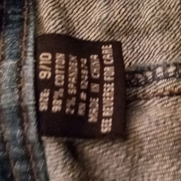 Cute Distressed Low Rider Capris with Rolled Cuff Legs - Picture 8 of 12